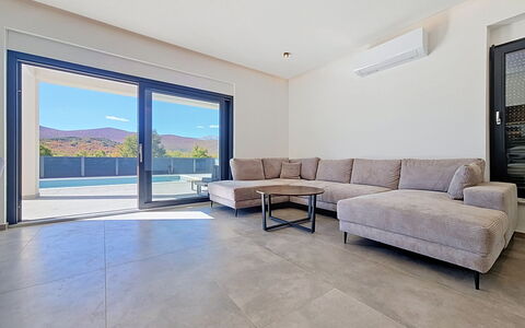 Poljica: Piscina, Mueble Para Exteriores, Jardín, Mueble, Recurso, Sombra, Eco Hotel, Patio Interior, Ocio, Silla