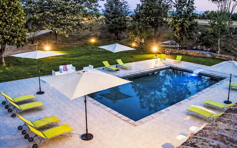 Villa Denise: Piscina, Mueble Para Exteriores, Jardín, Mueble, Recurso, Sombra, Eco Hotel, Patio Interior, Ocio, Silla