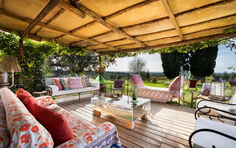 Villa Mare, Bolgheri: Mueble, Recurso, Silla, Mesa, Jardín, Casa, Sombra, Mueble Para Exteriores, Maceta