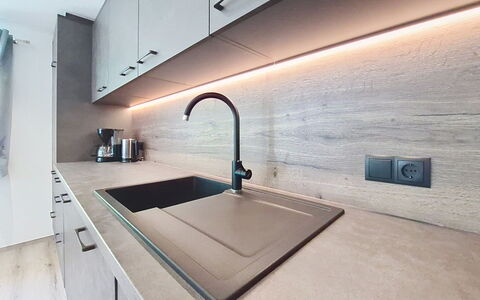 Sophia: Cocina, Mostrador, Madera, Piso, Diseño De Interiores, Arreglo De Tubería, Fregadero, Lavabo, Gabinetes, Grifo