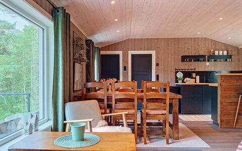 Porsmyr: Mueble, Diseño De Interiores, Piso, Madera, Suelo, Techo, Lámpara, Comedor, Cocina Y Comedor Mesa, Habitación