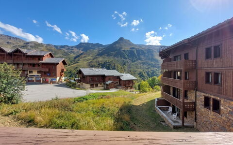 Le Hameau des Airelles: Departamento, Recurso, Piscina, Condominio, Balcón, Hotel, Eco Hotel, Villa, Planta De Casa