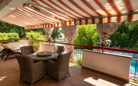 Botanica: Departamento, Recurso, Piscina, Condominio, Balcón, Hotel, Eco Hotel, Villa, Planta De Casa