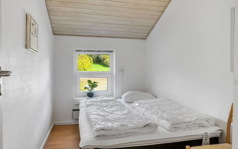 Gunnild - 200M to the Fjord: Pared, Madera, Habitación, Piso, Suelo, Techo, Diseño De Interiores, Cama, Lecho, Sábana