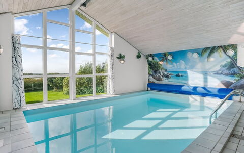 Gunnild - 200M to the Fjord: Azul, Piscina, Recurso, Inmuebles, Villa, Diseño, Hotel, Eco Hotel, Mansión, Mueble Para Exteriores