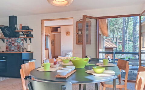 Pignots: Mueble, Diseño De Interiores, Madera, Silla, Mesa, Techo, Piso, Comedor, Cocina Y Comedor Mesa, Suelo