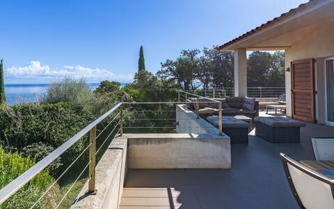 Cala Rossa: Balcón, Sombra, Mueble Para Exteriores, Recurso, Eco Hotel, Porche, Pretil, Estructura Al Aire Libre, Cubierta, Villa