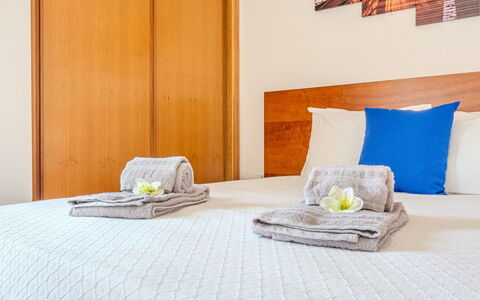Joaninha: Diseño De Interiores, Piso, Madera, Mueble, Suelo, Habitación, Techo, Cama, Encendiendo, Habitación