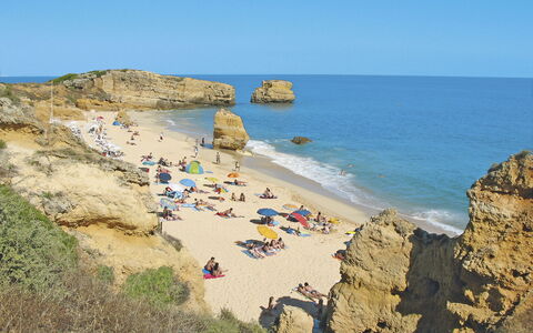 Joaninha: Costa, Cuerpo De Agua, Entorno Natural, Playa, Costeras Y Los Accidentes Geográficos Oceánico, Klippe, Mar, Apuntalar, Verano, Horizonte