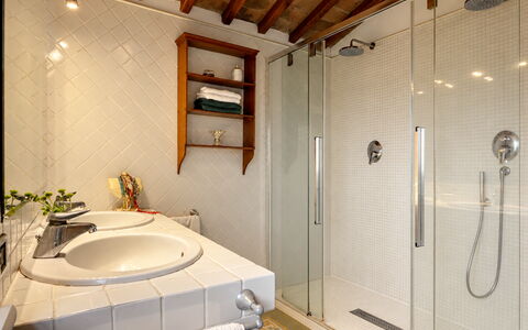 Podere Selva, Pool, Chianti: Baño, Arreglo De Tubería, Pared, Diseño De Interiores, Piso, Suelo, Grifo, Plomería, Encendiendo, Ducha
