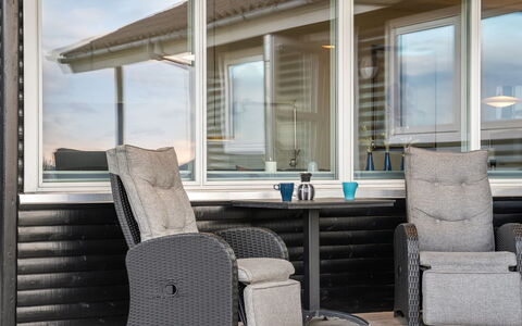 Takenya - 400M from the Sea: Mueble, Mueble Para Exteriores, Silla, Mimbre, Comodidad, Porche, Balcón, Mesa De Café, Brazo