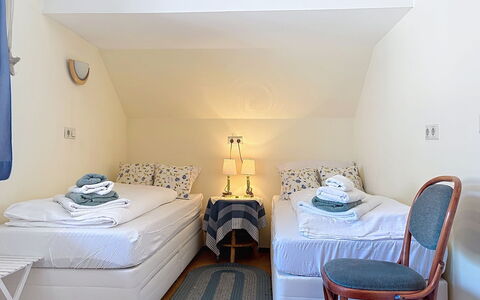 Wohlfühlnest St. Michael: Habitación, Cama, Diseño De Interiores, Textil, Suelo, Mueble, Piso, Sábana, Linos, Lecho