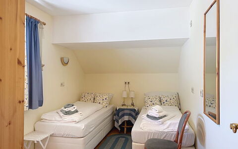 Wohlfühlnest St. Michael: Cama, Mueble, Diseño De Interiores, Suelo, Habitación, Piso, Madera, Sábana, Textil, Habitación