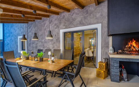 Samanta: Ladrillo, Inmuebles, Jardín, Suburbio, Entrada De Coches, Paisajismo, Yarda, Hacienda, Casa De Campo, Patio Interior