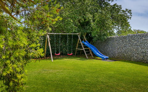 Irena: Ladrillo, Inmuebles, Jardín, Suburbio, Entrada De Coches, Paisajismo, Yarda, Hacienda, Casa De Campo, Patio Interior