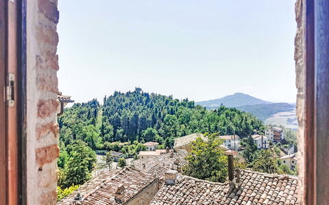 Dimora Castello: Ladrillo, Inmuebles, Jardín, Suburbio, Entrada De Coches, Paisajismo, Yarda, Hacienda, Casa De Campo, Patio Interior