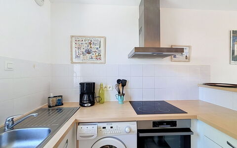 Stango: Aparato De Cocina, Cocina, Electrodoméstico, Mostrador, Diseño De Interiores, Piso, Lavadora, Estufa De Cocina, Suelo, Electrodoméstico