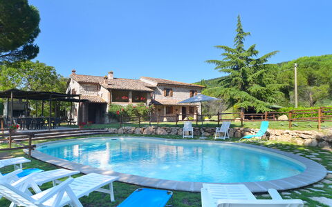 Casale Vepres: Recurso, Asentamientos Humanos, Mueble Para Exteriores, Piscina, Cabaña, Eco Hotel, Sombra, Hacienda, Ocio, Yarda