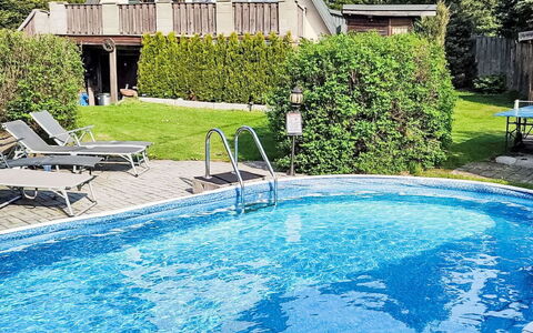 Svahová 1: Azul, Piscina, Ocio, Mueble Para Exteriores, Jardín, Recurso, Paisajismo, Sombra, Eco Hotel, Césped