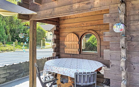 La Cabrette: Madera, Cabaña, Manchas De Madera, Edificios Del Jardín, Cuarto De Troncos, Jardín, Madera Dura, Estructura Al Aire Libre, Patio Interior, Sombra