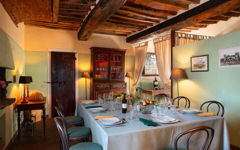 Villa Poggio Bellavista 8: Mueble, Diseño De Interiores, Mesa, Silla, Encendiendo, Techo, Cocina Y Comedor Mesa, Habitación, Comedor, Restaurante