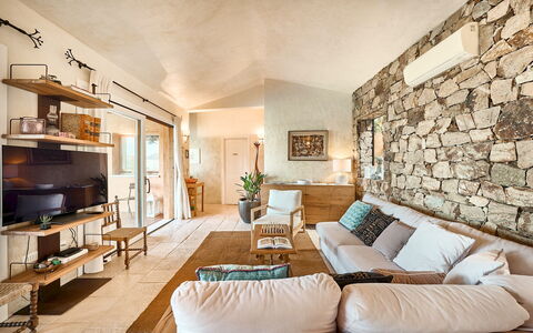 Villa Ananda 8: Mueble, Sofá, Pared, Diseño De Interiores, Madera, Piso, Sala, Techo, Casa, Suelo