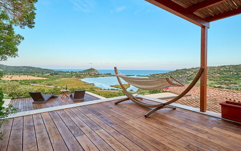 Villa Ananda 8: Madera, Mueble, Recurso, Mar, Costeras Y Los Accidentes Geográficos Oceánico, Suelos De Madera, Eco Hotel, Oceano, Manchas De Madera, Silla