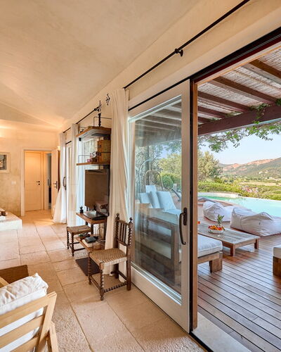 Villa Ananda 8: Mueble, Piso, Suelo, Recurso, Silla, Casa, Piscina, Techo, Eco Hotel, Sombra