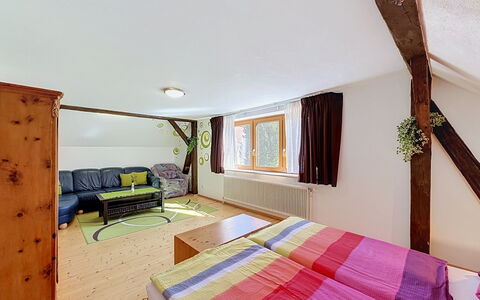 Ferienhaus Huber: Madera, Diseño De Interiores, Mueble, Techo, Casa, Habitación, Departamento, Madera Dura, Cama, Habitación