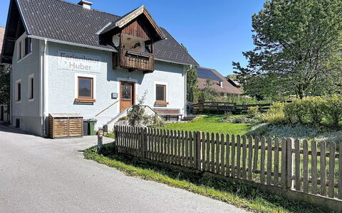 Ferienhaus Huber: Edificio, Casa, Techo, Cabaña, Arbusto, Casa, Barrio Residencial, Asentamientos Humanos, Casa De Campo