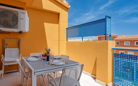 Puerta del Tenis: Departamento, Silla, Manchas De Madera, Piscina, Hotel, Balcón, Recurso