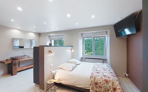 Au Coin des 3 Feux: Mueble, Diseño De Interiores, Suelo, Piso, Cama, Pared, Habitación, Habitación, Techo, Madera