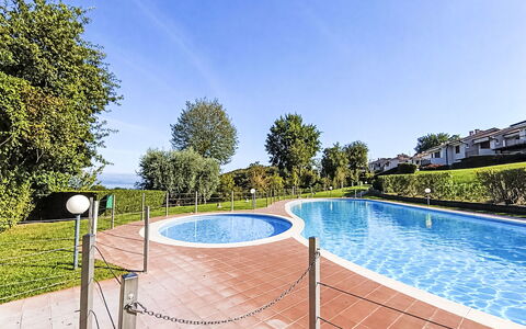 Casa Prais: Piscina, Sombra, Jardín, Hacienda, Césped, Eco Hotel, Recurso, Yarda, Paisajismo, Villa