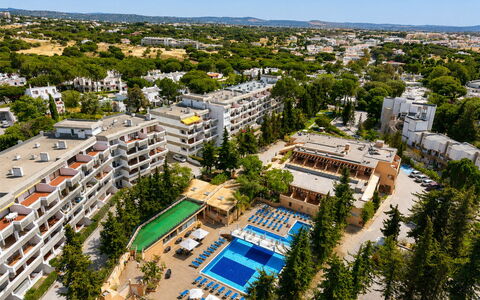 Paloma: Árbol, Piscina, Recurso, Departamento, Hotel, Sombra, Ciudad De Vacaciones, Mueble Para Exteriores, Vacaciones, Eco Hotel