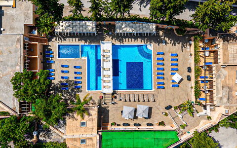 Paloma: Piscina, Mueble Para Exteriores, Recurso, Mueble, Paraguas, Silla, Sunlounger, Sombra, Hotel, Restaurante