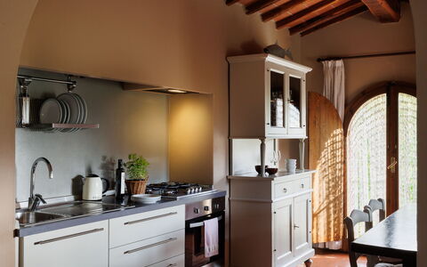 Tuscan Hamlet Relais Piettorri: Mueble, Cocina, Aparato De Cocina, Diseño De Interiores, Gabinetes, Madera, Piso, Mostrador, Electrodoméstico, Electrodoméstico
