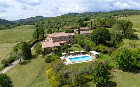 Tuscan Hamlet Relais Piettorri: Comida, Inmuebles, Villa, Plantación