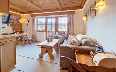 Oberndorf in Tirol 1: Azul, Madera, Mueble, Casa, Mueble Para Exteriores, Silla, Sombra, Balcón, Manchas De Madera, Eco Hotel