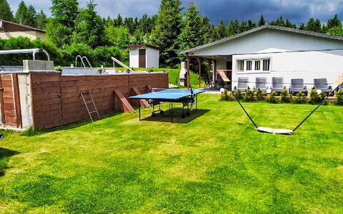 Svahová 3: Azul, Madera, Mueble, Casa, Mueble Para Exteriores, Silla, Sombra, Balcón, Manchas De Madera, Eco Hotel