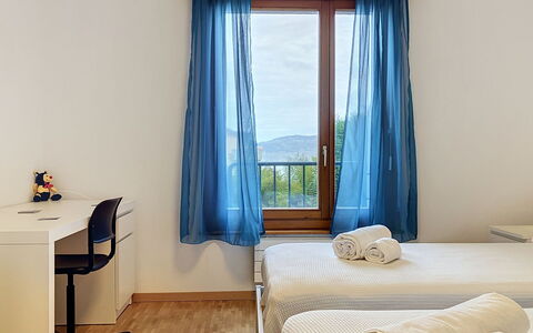 Résidence la Vigne: Diseño De Interiores, Departamento, Suelo, Habitación, Habitación, Cama, Cortina, Techo, Cubiertas De Ventanas, Manchas De Madera
