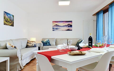 Résidence la Vigne: Mueble, Diseño De Interiores, Piso, Sofá, Suelo, Mesa, Habitación, Sala, Techo, Textil