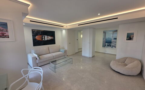 Le San Francisco: Piso, Suelo, Mueble, Diseño De Interiores, Techo, Sofá, Departamento, Sala, Habitación