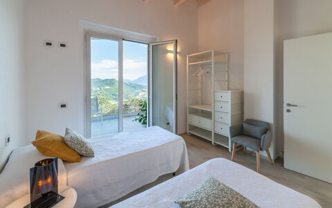 Dimora Montefalcone 8, Emma Villas: Diseño De Interiores, Piso, Habitación, Cama, Suelo, Techo, Habitación, Mueble, Casa, Sábana
