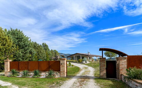 Dimora Montefalcone 8, Emma Villas: Casa, Área Rural, Cabaña, Sombra, Entrada De Coches, Inmuebles, Jardín, Paisajismo, Casa De Campo, Yarda