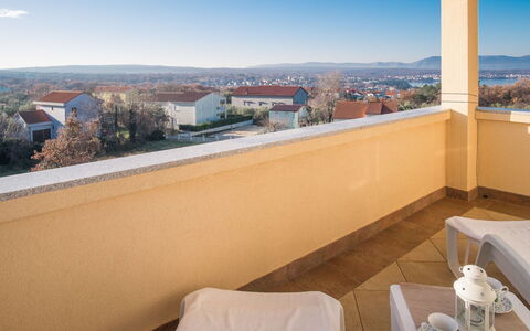 Ivana: Departamento, Hotel, Balcón, Villa