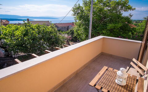 Vila Ivana: Balcón, Departamento, Manchas De Madera, Sombra, Madera Dura, Eco Hotel, Mueble Para Exteriores, Porche, Cerca, Planta De Casa