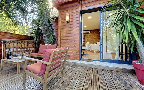Le Chalet du Soleil: Piscina, Recurso, Hotel, Sombra, Villa, Balcón, Eco Hotel, Ciudad De Vacaciones, Fotografía Aérea