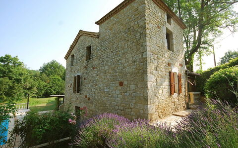 Ensemble de 3 Maisons Lavit: Propiedad, Casa, Edificio, Cabaña, Bienes Raíces, Área Rural, Villa, Arquitectura, Casa De Campo, Inmuebles