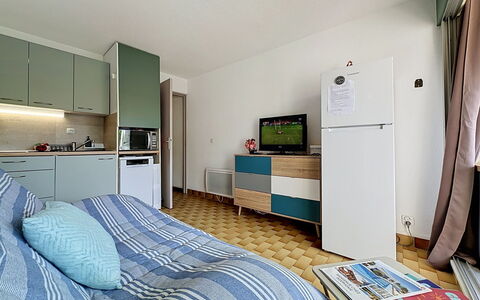 La Lagune: Mueble, Diseño De Interiores, Habitación, Suelo, Piso, Departamento, Gabinetes, Casa, Habitación, Techo