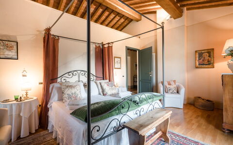 Villa Fontine: Habitación, Propiedad, Habitación, Mueble, Cama, Edificio, Diseño De Interiores, Marco De La Cama, Techo, Bienes Raíces